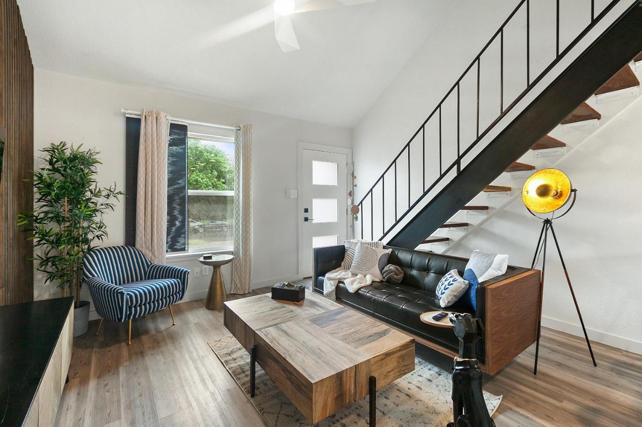 Contemporary Couples Getaway Near Austin Favorites - Loft 21公寓 外观 照片