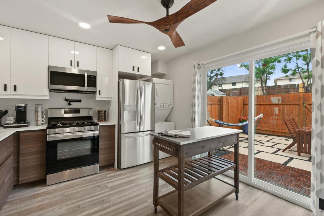 Contemporary Couples Getaway Near Austin Favorites - Loft 21公寓 外观 照片